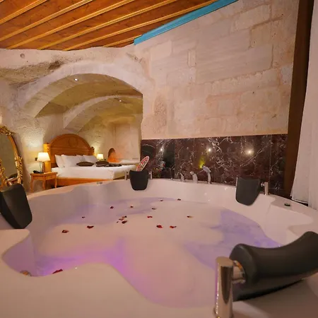 Cappadocia Secret Hill Cave גורמה